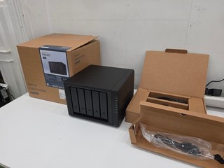 Synology DX525 5 Bay Expansion Unit Diskless For Parts