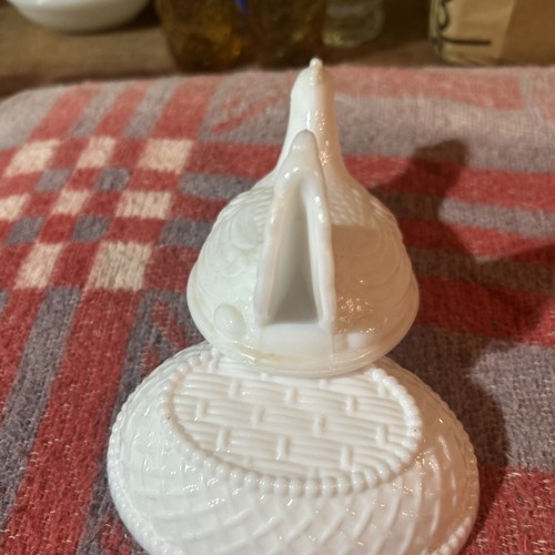 Vintage Nesting Hen/ Rooster Milk Glass Trinket Dish (4c) - Picture 4 of 5
