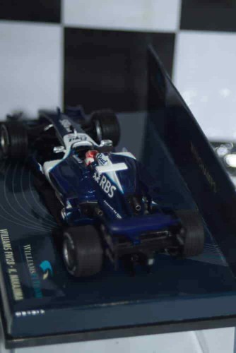 Minichamps Williams-Toyota FW28 F1 Test Debut K.Nakajima 400 060135 in 1:43 - Picture 5 of 6