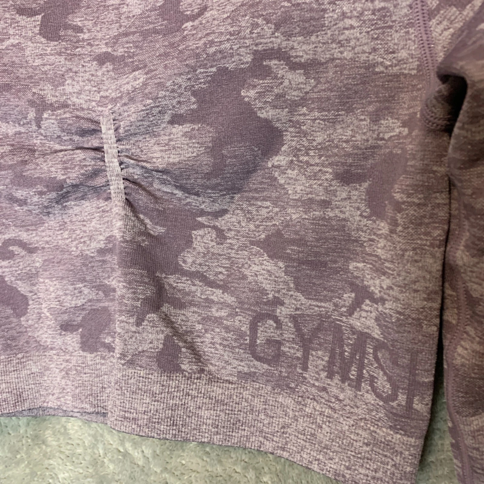 gymshark adapt camo seamless long sleeve crop jacquard cutout shirt