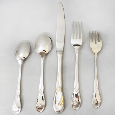 GOLDEN CALLA LILY by Oneida Deluxe 5 Piece Place Setting NEW NEVER