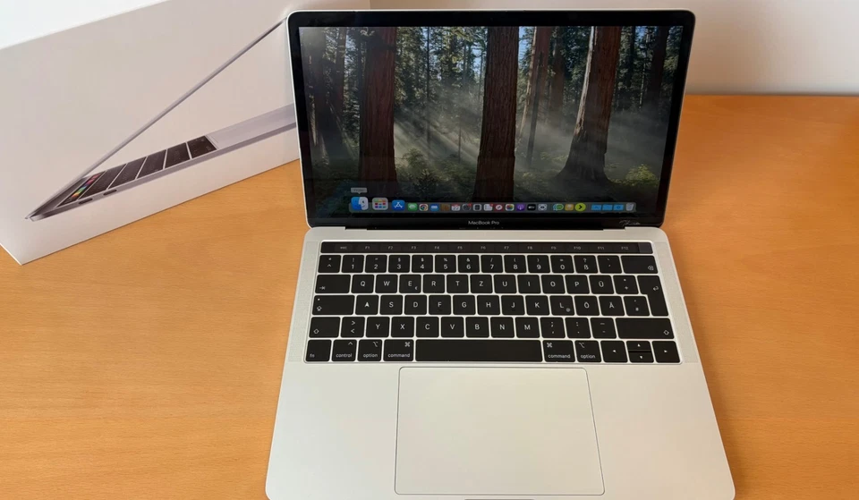 Apple MacBook Pro 13 Touch Bar A1989 2018 I5-8279U 512GB-SSD 16GB-RAM Silber - Bild 3 von 4