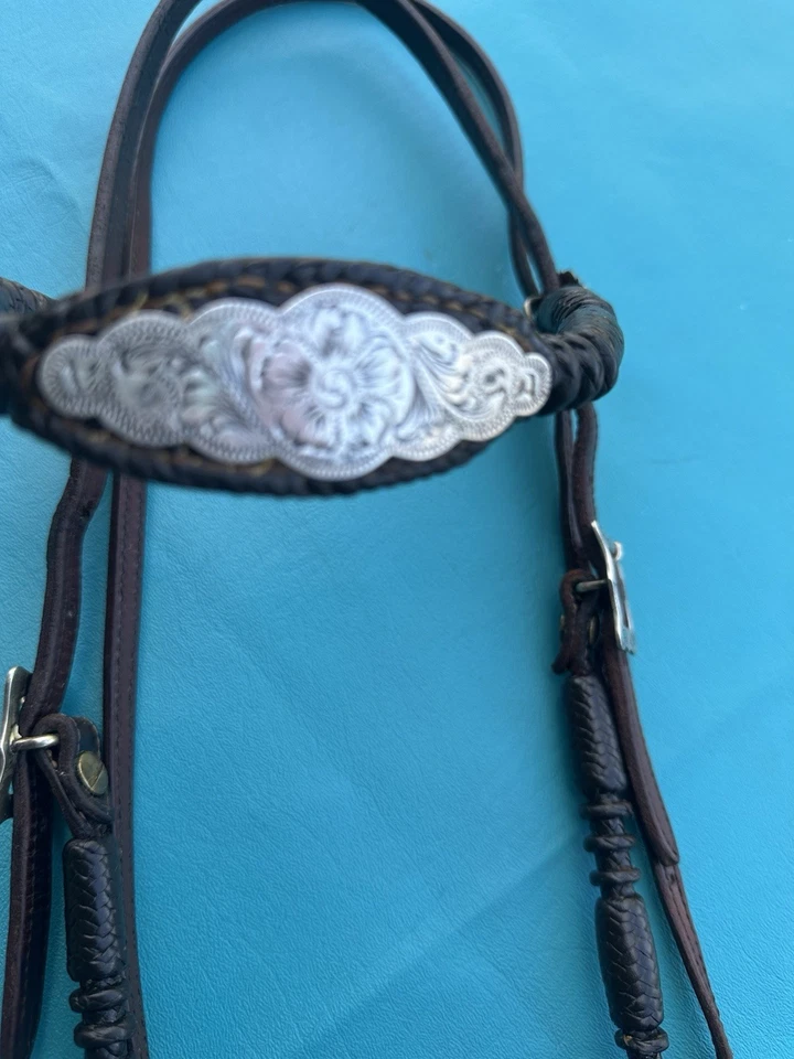 Cabecero vintage de cuero flamenco y canguro de plata de ley Foto 4 de 4