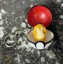 VINTAGE 1999 Basic Fun Pokemon Pokeball Keychain #54 Psyduck NICE!!