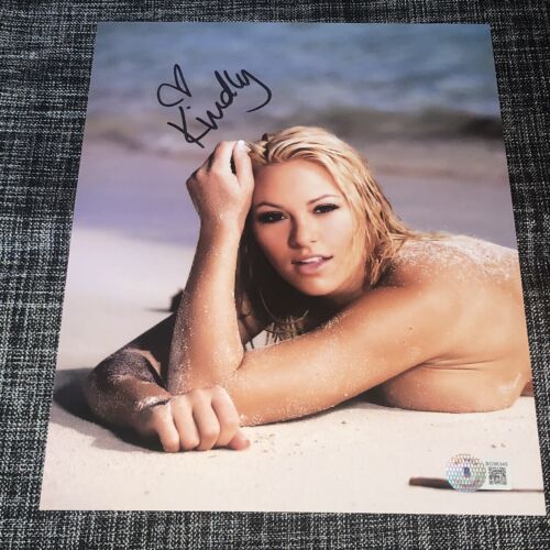 KINDLY MYERS SIGNED AUTOGRAPH 8X10 PHOTO PLAYBOY MODEL SEXY HOT BECKETT BAS COA