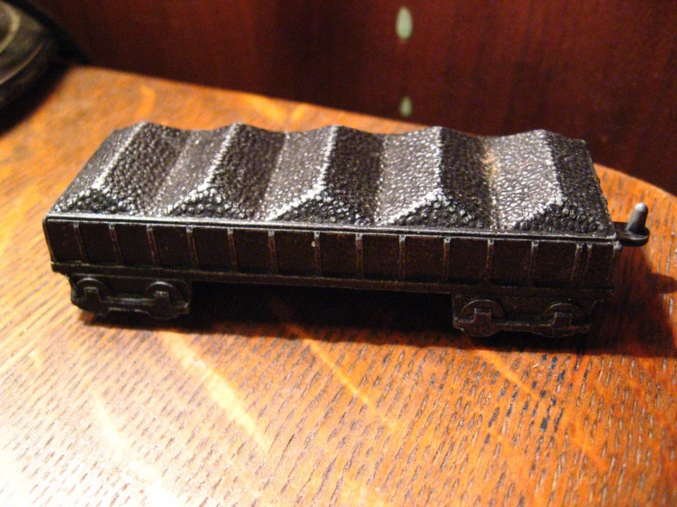 Coche de tren de juguete Midge - Vintage modelo negro coche de carbón metal EE. UU. Rockford Illinois juguete Foto 3 de 4