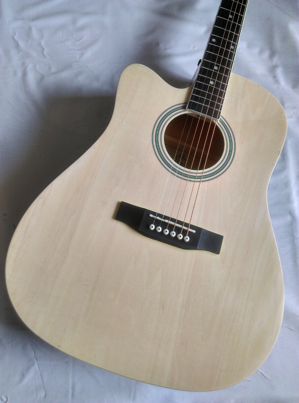 Guitare acoustique gaucher 41" pour jouer confortablement sans inverser les cordes