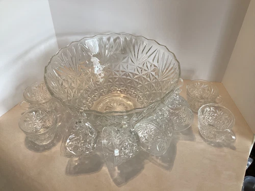 Vintage Original  9 Piece Anchor Hocking Punch Bowl Set Arlington Pattern