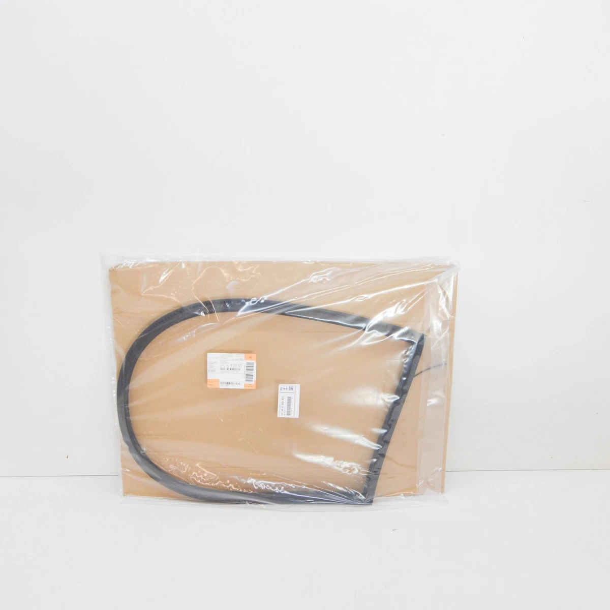 NEW BMW 3 COUPE E46 REAR VENT WINDOW INNER GASKET SEAL 51368252621 