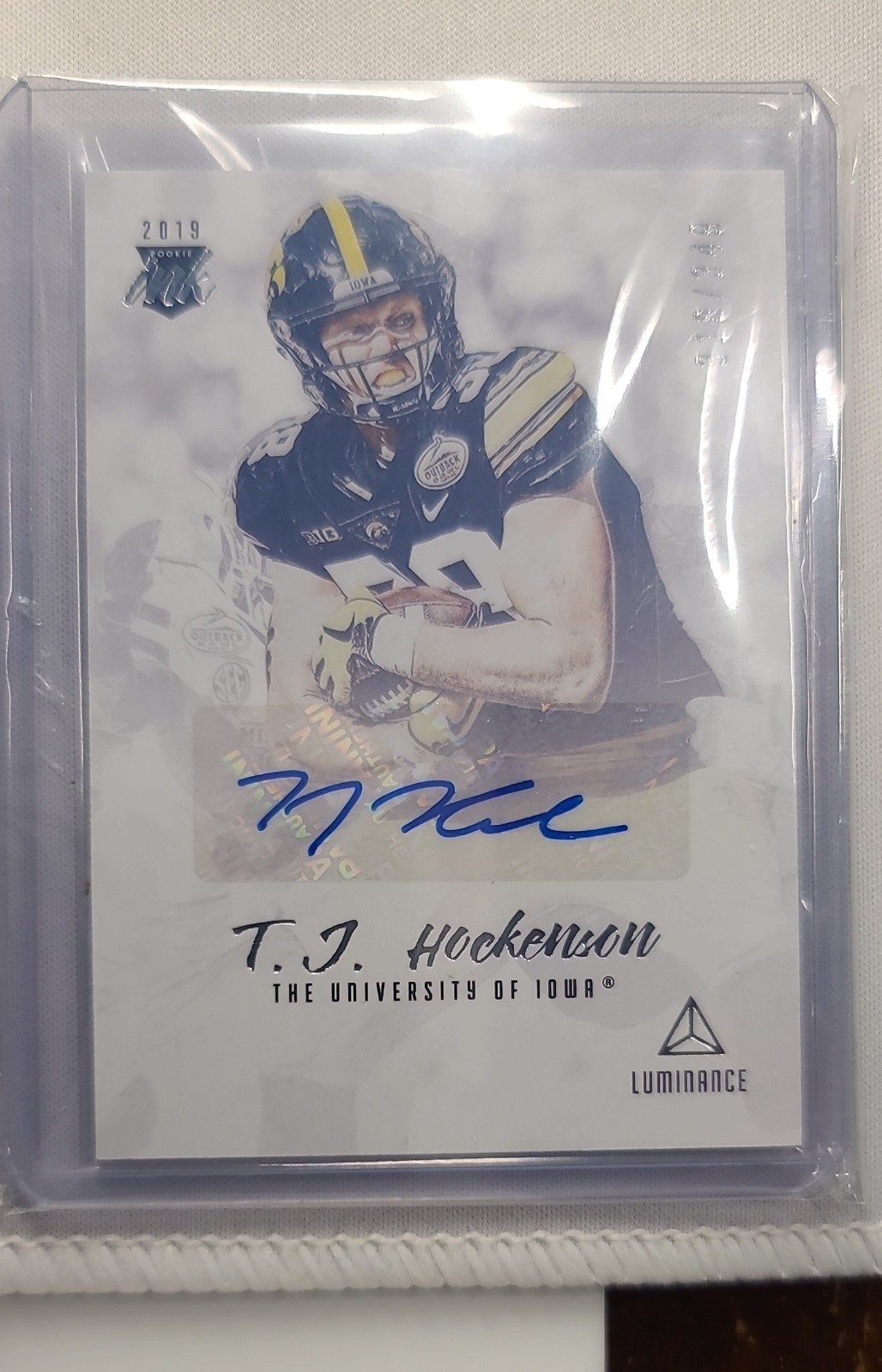 TJ Hockenson Panini Luminance Rookie Ink #TJ Base