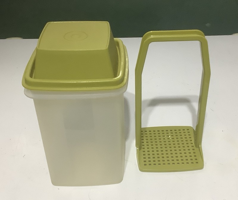 1970s Green Tupperware Pickle Keeper 1330-2 Complete Container Lid Pickle Lift