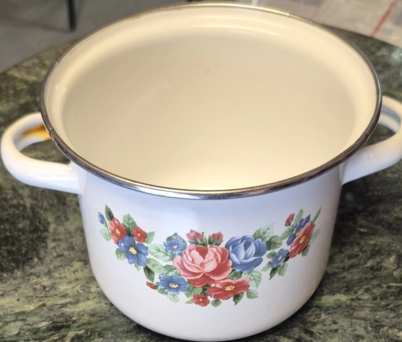 Vintage Enamel Stockpot White Floral Design With Handles