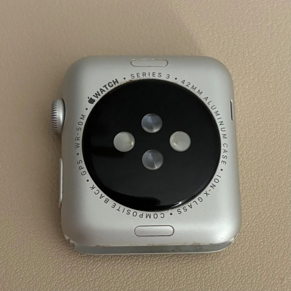 Apple Watch Series 3 42mm GPS Silver Smartwatch - Scratched / Battery Health 86% - Image 3 of 4