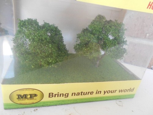 MP Scenery Products Item #70502 HO Scale Premiun Green Jacaranda Tree 3'' to 4'' - Picture 2 of 6