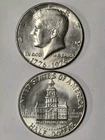 205602 PAIR OF U.S. MINT KENNEDY HALF DOLLAR 50C BICENTENNIAL YEAR 1976 COINS BU