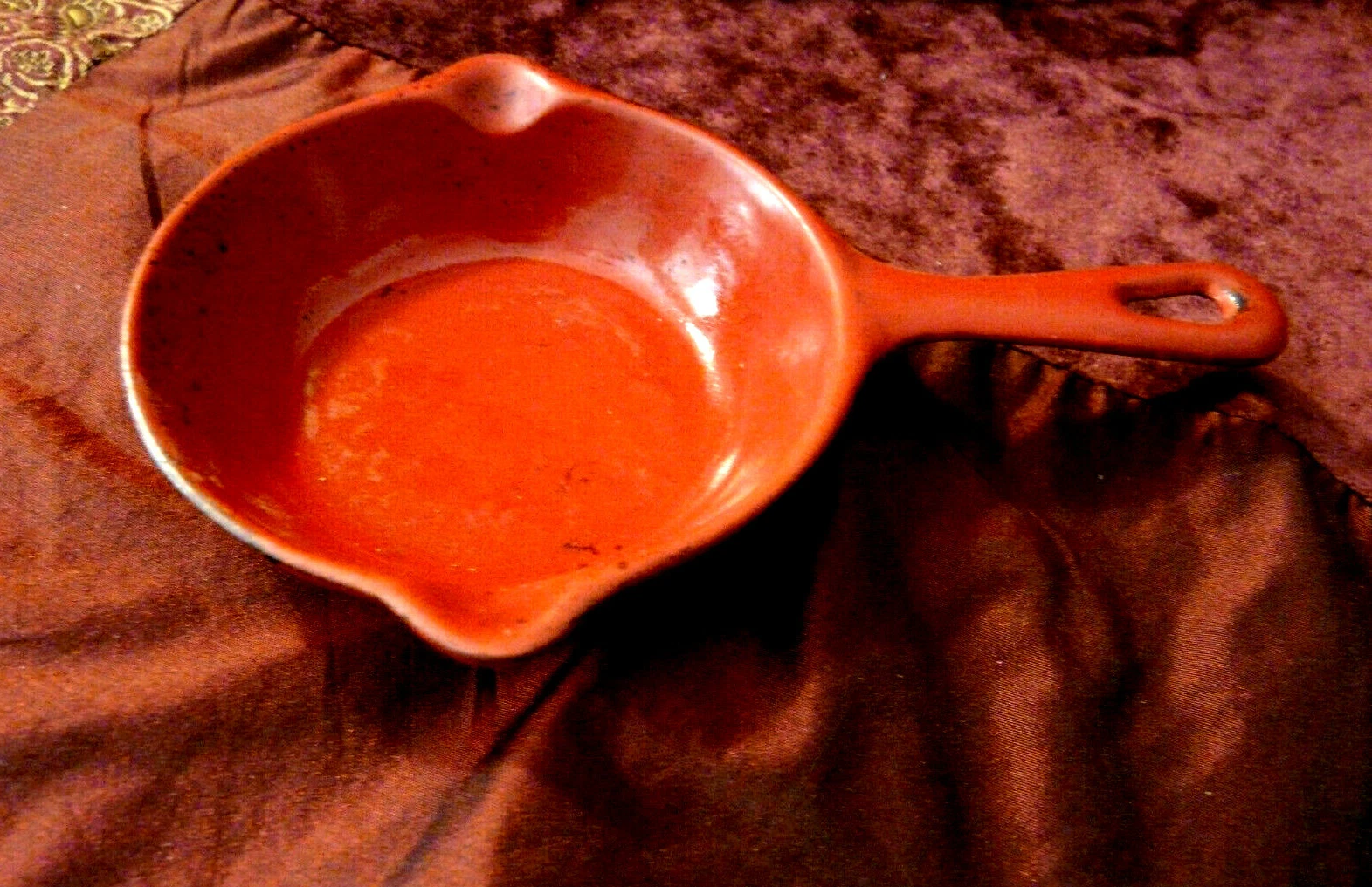 VTG MINIATURE RED CAST IRON FRYING PAN - WALL HANGING DECOR - COLLECTIBLES JAPAN