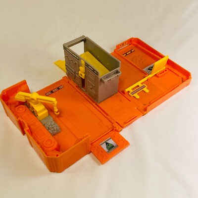 Mattel Matchbox Garage 15 Fold n Go Carry Construction Playset