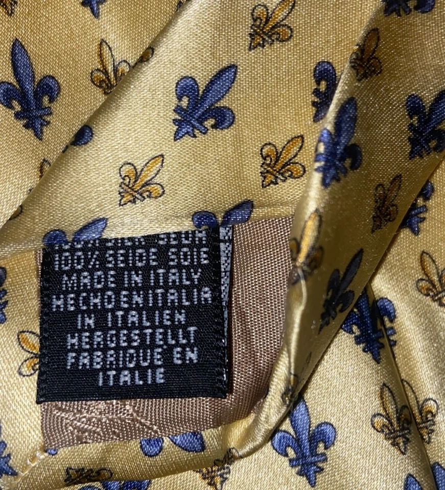 TIE RACK BEAUFORT NECKTIE NOVELTY ALL OVER PRINT 100% SILK - Image 3 of 4