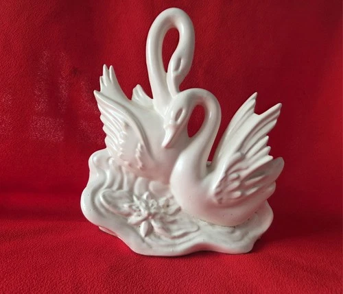 Vintage Hull #81 Art Pottery Swan Planter Lilly Love Birds White