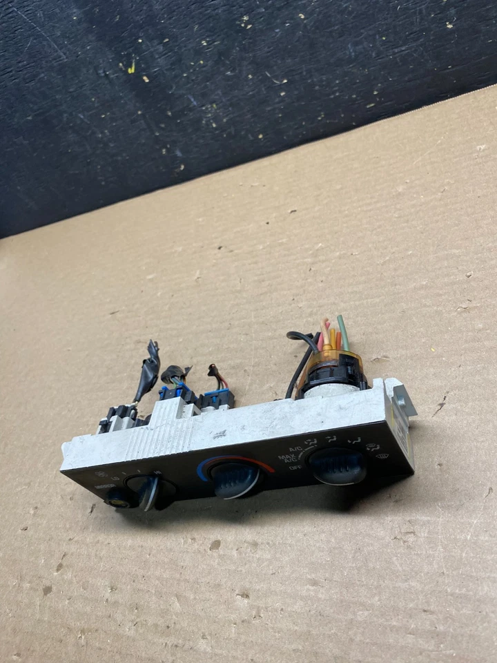 GMC Chevrolet Express 1500 2001-2007 control de clima aire acondicionado S2702 DG Foto 2 de 4