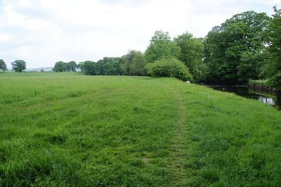 Photo A2 The Dales Way south of Bowston The Dales Way crosses over the R c2013