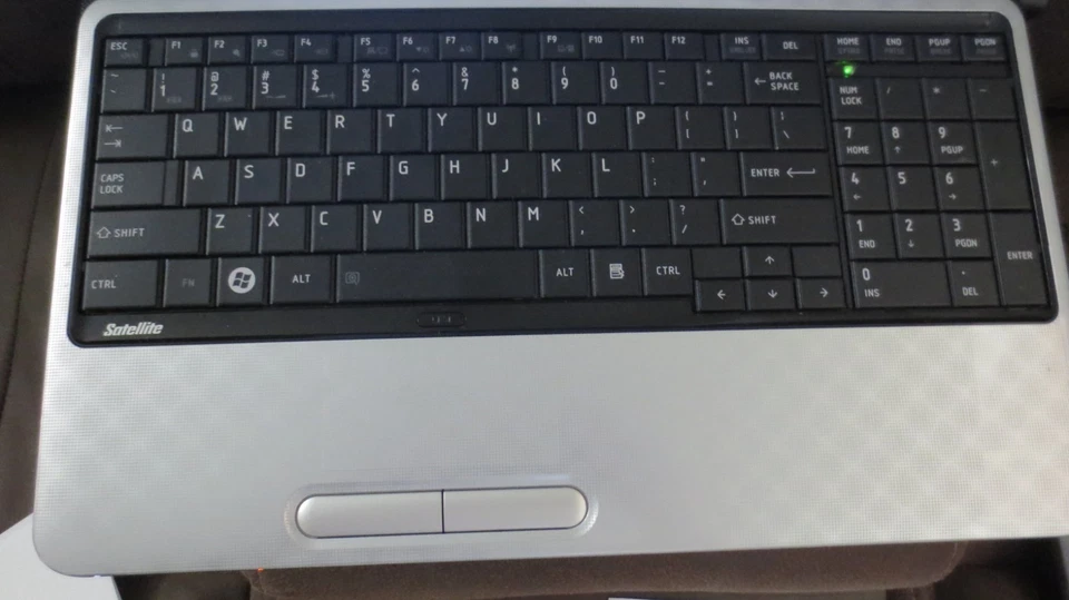 Toshiba Satellite L750D A6-3420M w/Radeon Graphics,12GB, 250GB Samsung EVO SSD - Image 3 of 4