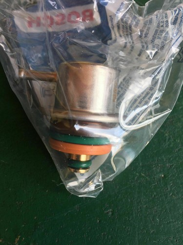 GENUINE BOSCH FUEL PRESSURE REGULATOR 0280160575 AUDI 80 100 A4 A6 A8 V8 TT - Picture 9 of 10
