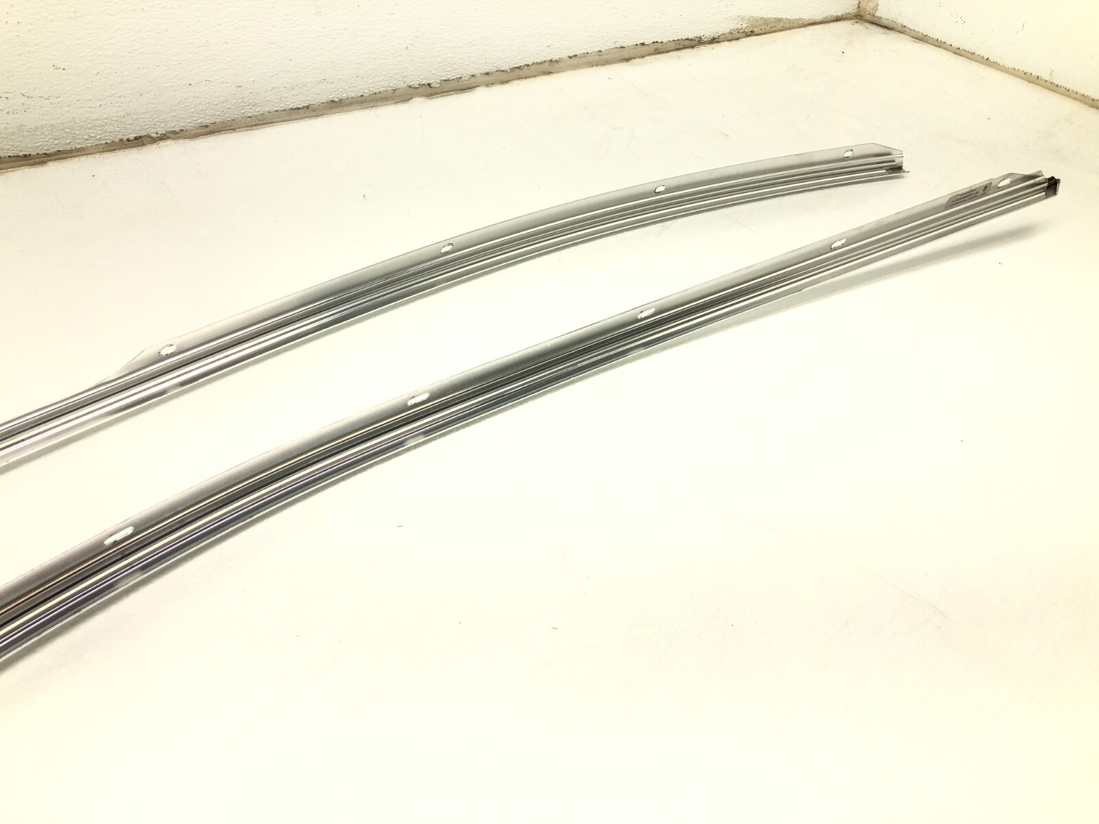 2014-2017 MASERATI GHIBLI LEFT RIGHT ROOF WINDOW MOLDING TRIM CHROME OEM.