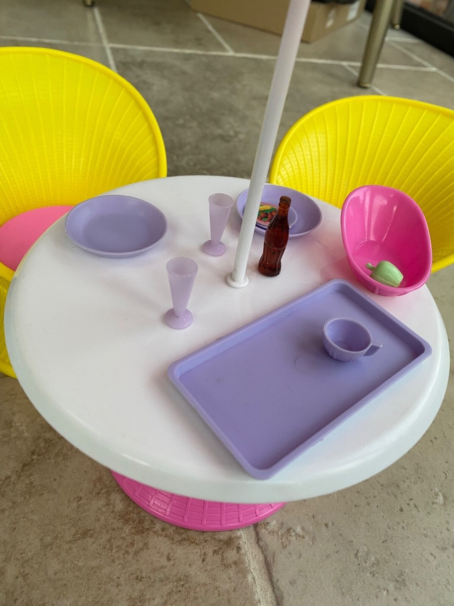 VINTAGE BARBIE Mattel  GARDEN PARTIE - lot 88 EUR 28,00 - FR