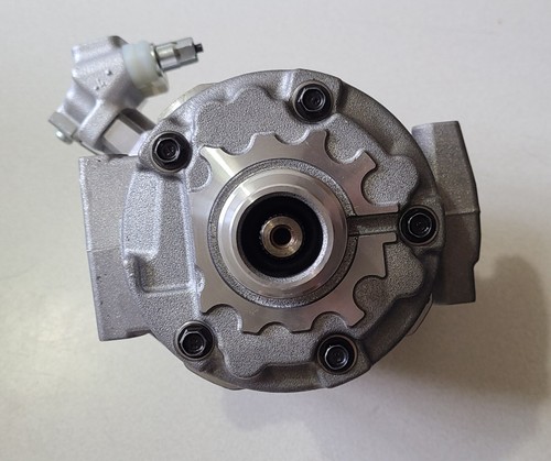 08-17 Honda Odyssey 38810-RGL-A02 Genuine A/C Air Compressor - Picture 3 of 4