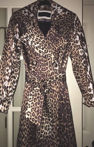 Gabardina leopardo