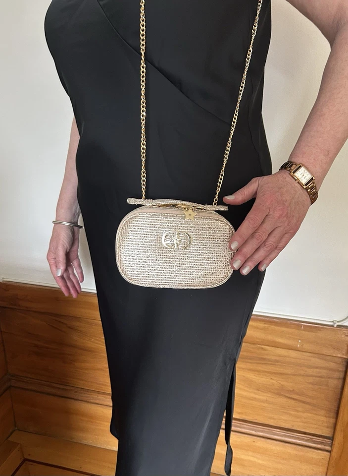 Dior Luxury Cosmetic Vanity Bag with Handle, plus Dior mask duo. Same as pic - Image 2 of 4