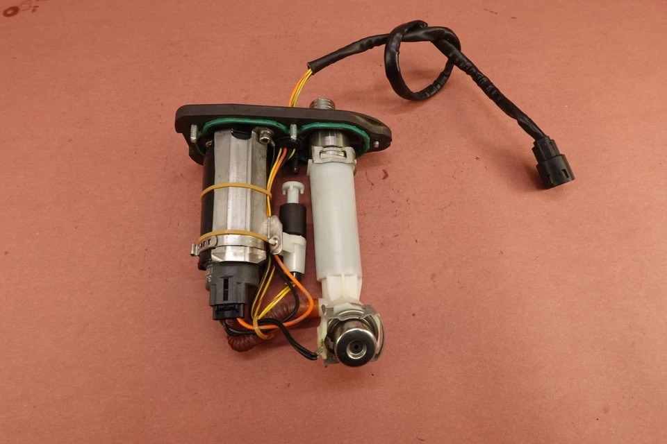 Harley-Davidson Sportster Iron 883 XL883N 2009-2021 gasolina gasolina bomba de combustible Foto 4 de 4