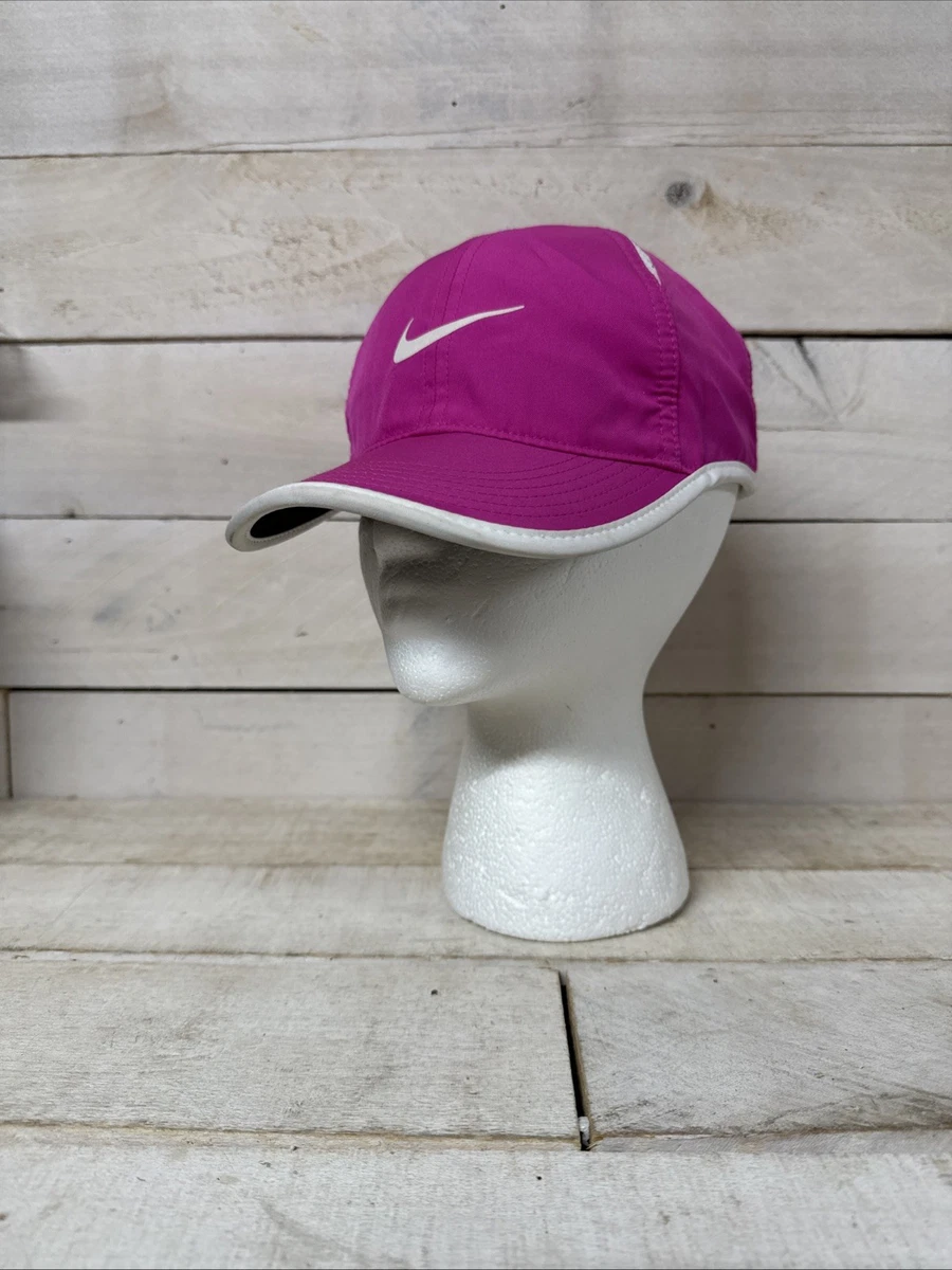 Nike Featherlight Hat In Women display picture 1