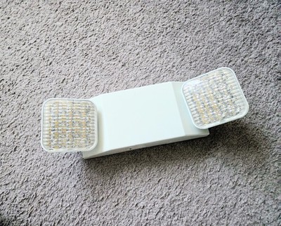 GRUENLICH LED Sensor Light Motion Activated Indoor Outdoor Battery Operated New