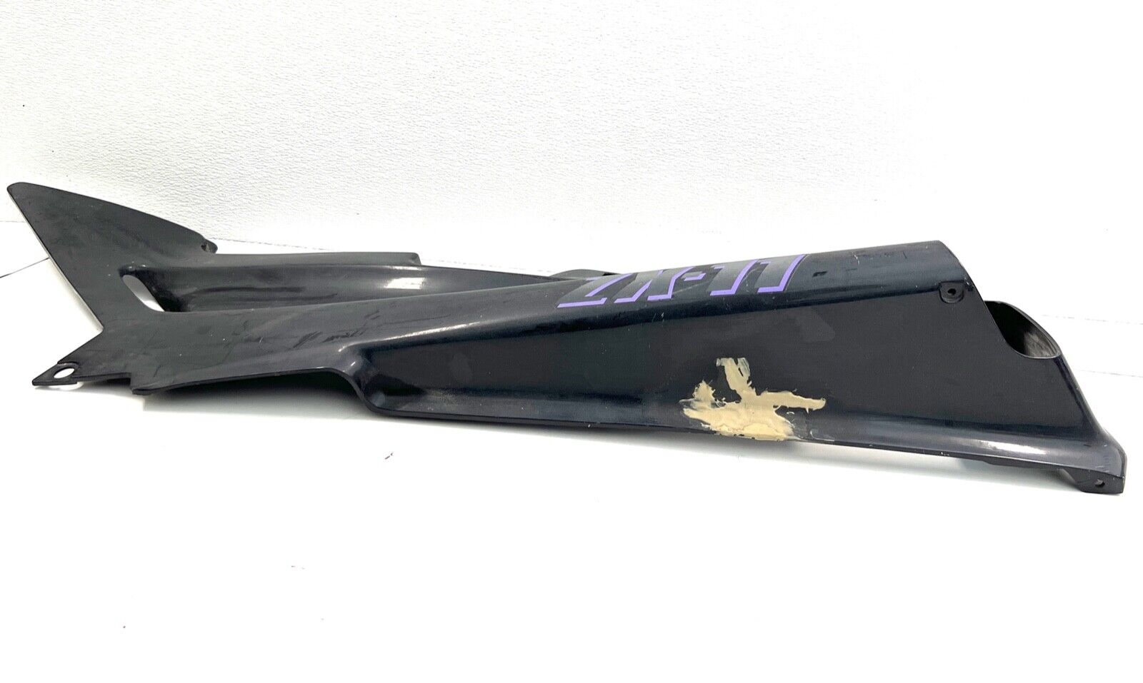 90-93 Kawasaki Zx11 Left Side Rear Tail Cover Fairing 90-93 Kawasaki Zx11 Left Side Rear Tail Cover Fairing