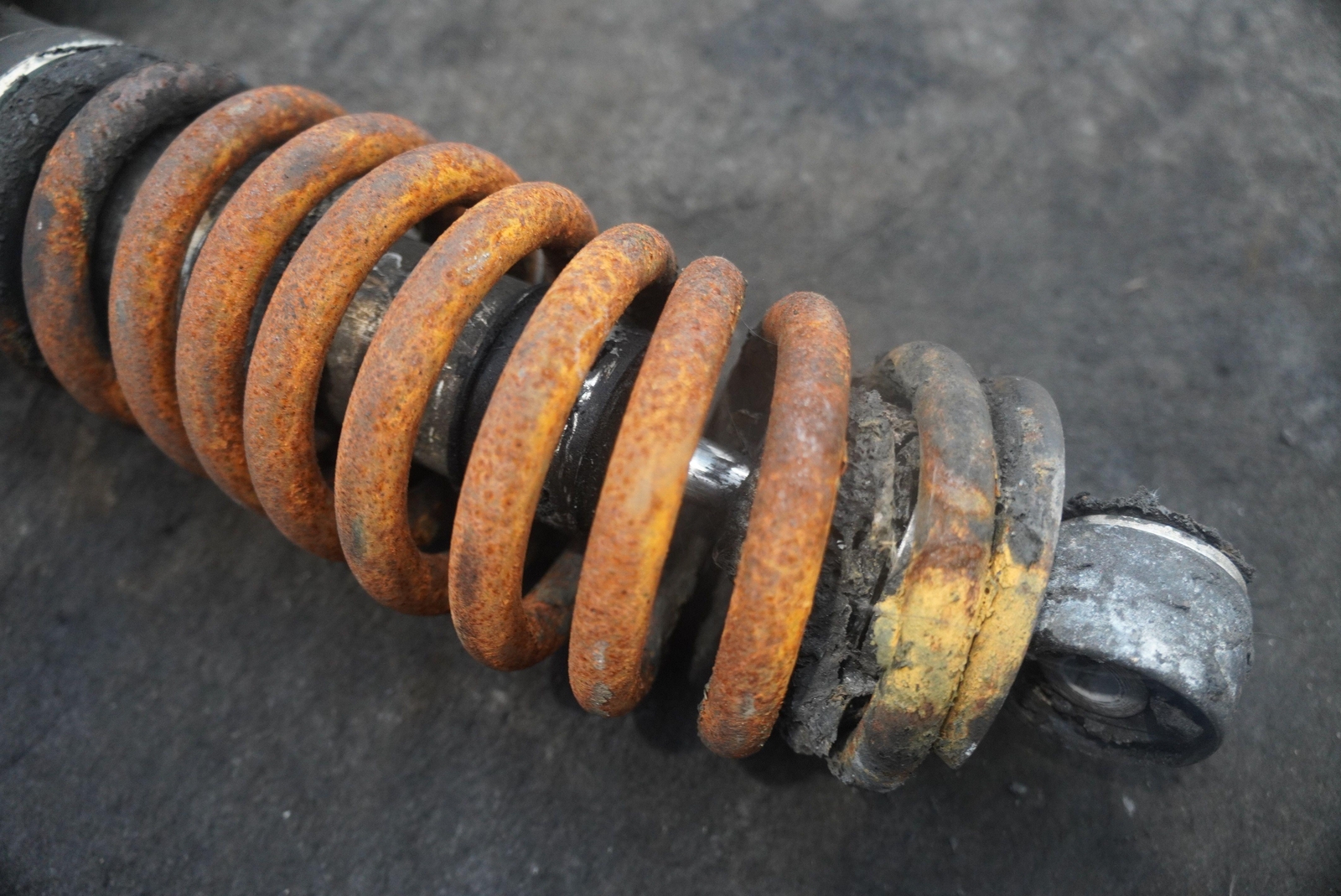 Rear Suspension Left Shock Absorber Spring Coil Strut OEM McLaren 650S *Note*