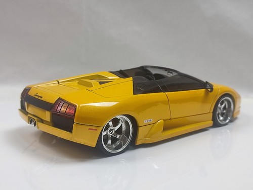 Jada Toys 1:24 Lamborghini Murciélago Roadster amarillo en caja - Imagen 8 de 11