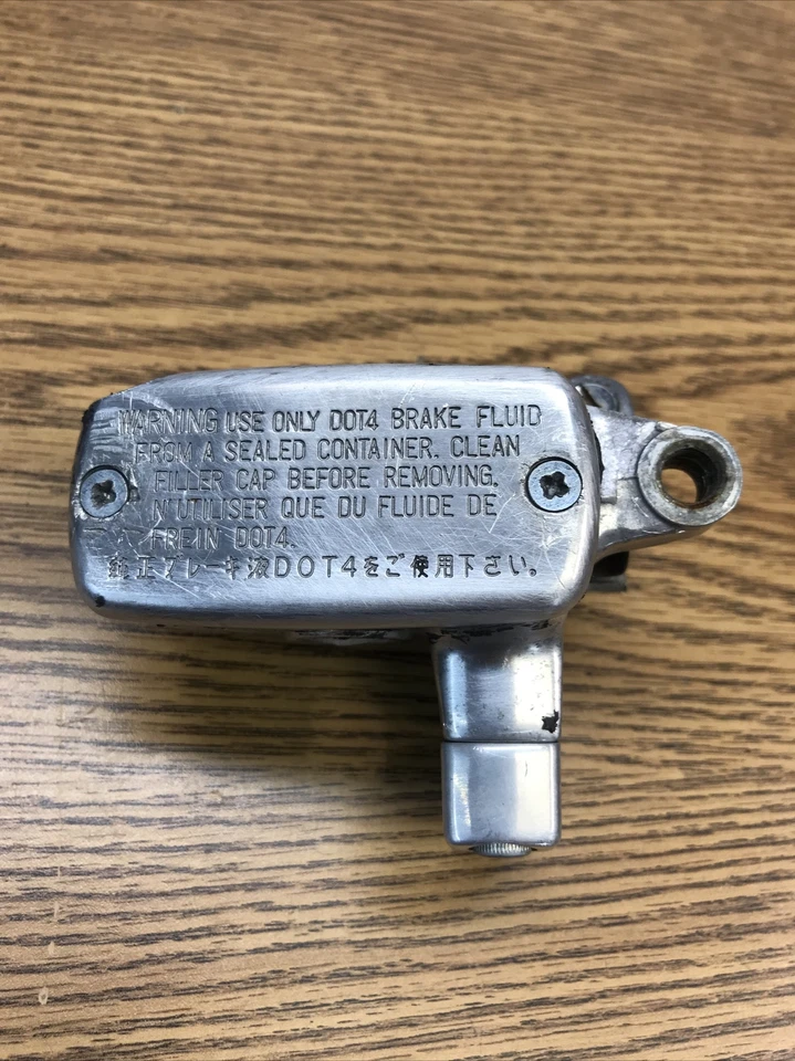 PIEZA CILINDRO MAESTRO FRENO DELANTERO HONDA SHADOW VLX VT600 2000-2004 #45510-MBA-951 Foto 2 de 4