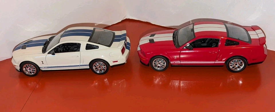 Lot of 2 Welly 2007 Mustang Shelby GT500 Diecast Cars 1:24 Red & White - Image 3 of 4