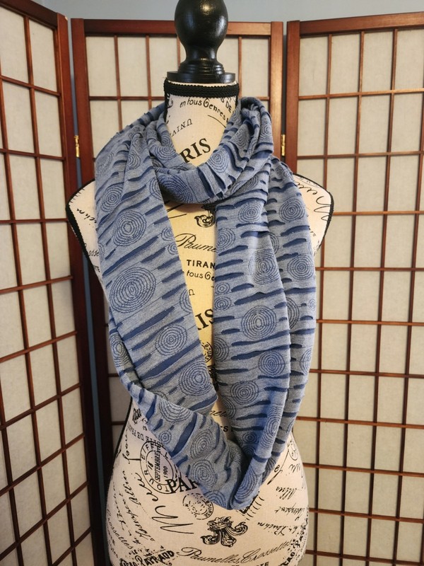 RED'S ATTIC blue scarf