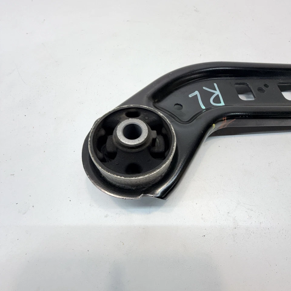 Chevrolet Malibu 2016-2025 tracción delantera trasera lado izquierdo brazo de arrastre control OEM Foto 2 de 4