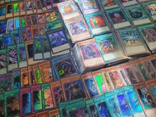 Yu-Gi-Oh! 1500 Karten Sammlung – viele Holos & Staples, zufällige Auswahl