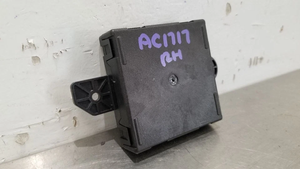 22 JEEP GRAND WAGONEER 门控制模块前右乘客 68203032AF — 第 4/4 张图片