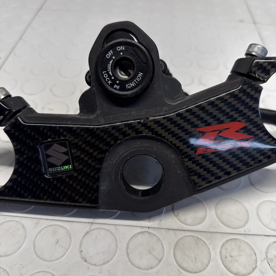 05 06 2005 2006 SUZUKI GSXR1000 GSXR 1000 ABRAZADERA DE ÁRBOL TRIPLE SUPERIOR OEM BUENA Foto 2 de 4