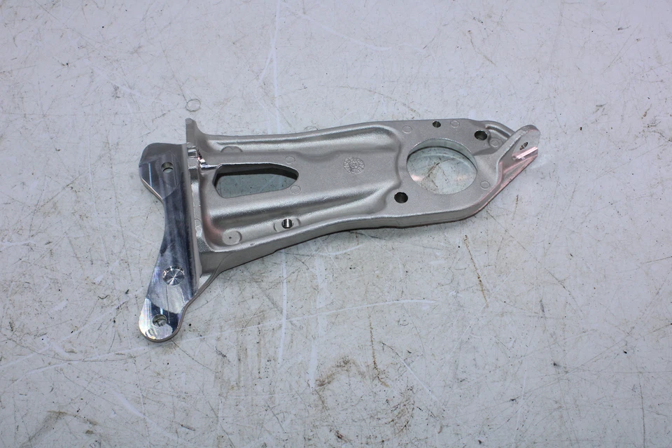 Suporte de polia acionada 2017 Ski-Doo MXZ 600 R ETEC 518326651 - Imagem 3 de 4