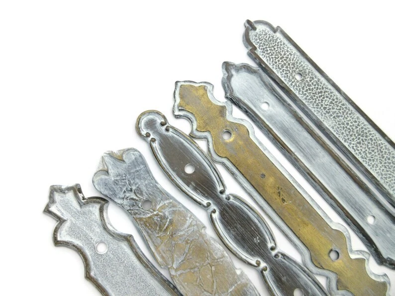 Set of 6 vintage backplates Distressed White Antique Brass Color 3" Centers LF9 - Image 2 of 4