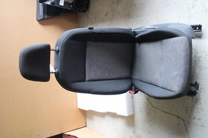 Sitz vorne links Fahrersitz Original VW Golf VII Variant Trendline 2017