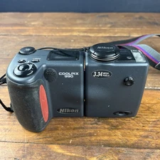 Nikon COOLPIX 990 Digital Camera + Memory Card & Manual - Spares & Repairs