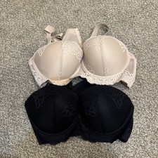 42D BLACK AND NUDE BRA